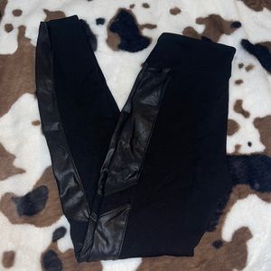 Spanx Faux Leather Side Detail Leggings size Medium